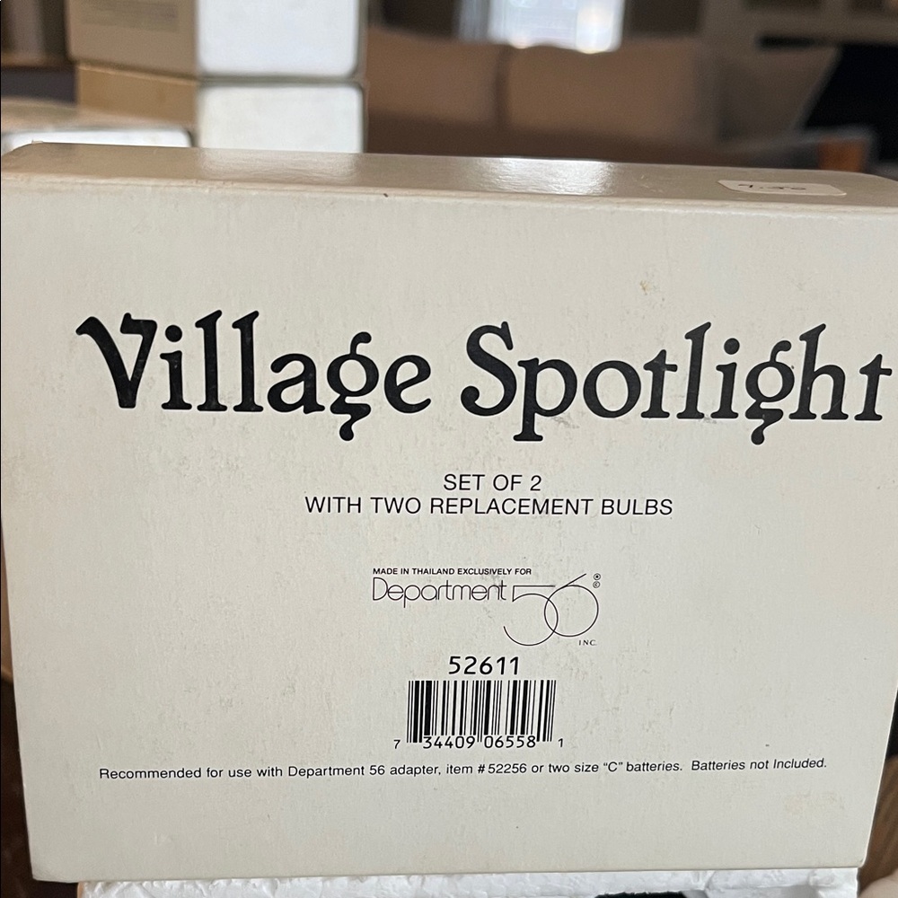 Department 56 village Spotlight with two replacement bulbs